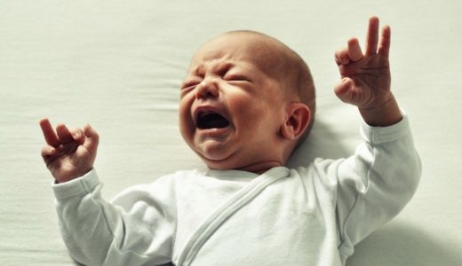 赤ちゃんが泣き止む 8つの方法 (前編)